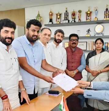 पुण्यातून राष्ट्रवादीचे काकडे यांची बिनविरोध निवड; जळगाव आणि नाशिकच्या लढतीत बंडखोर तापले; सोलापुरात भाजप विरुद्ध राष्ट्रवादी (एसपी)